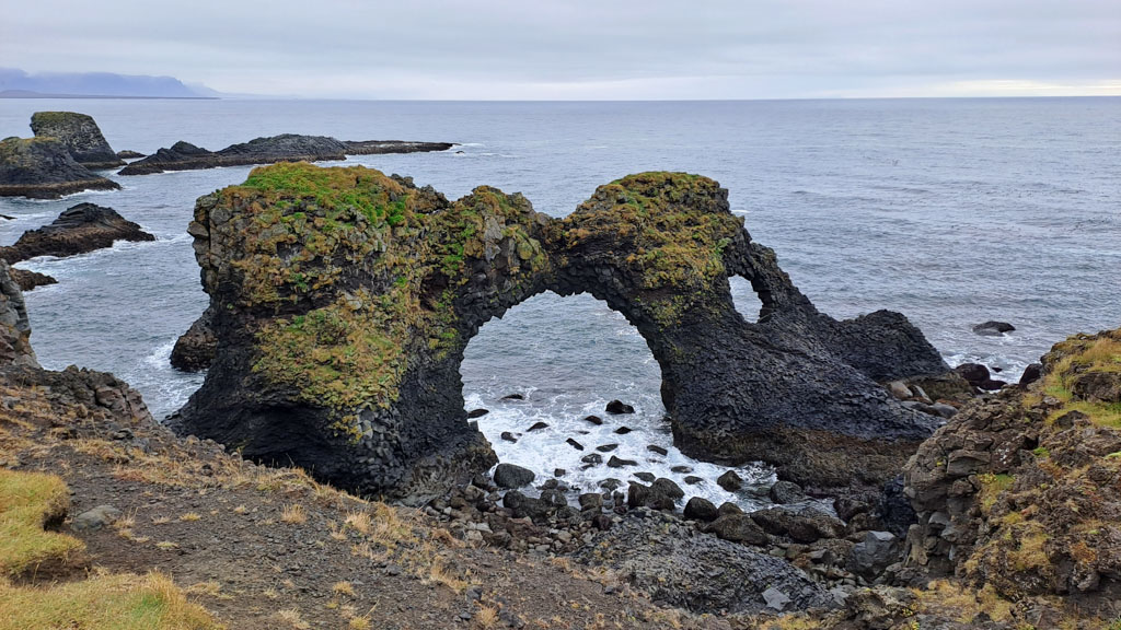 Arnastapi Cliffs